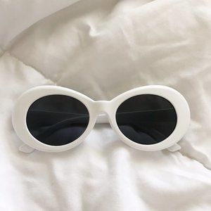 Black and White Round Clout Goggles / Sunglasses